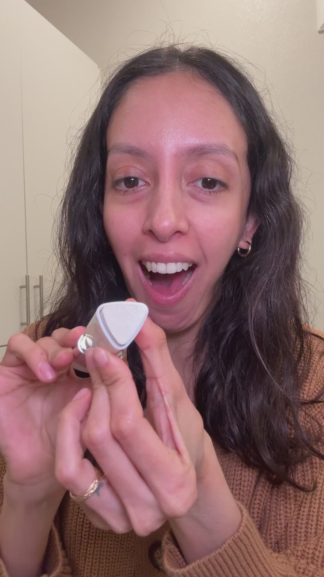 Elorel Treshly Magic Foundation Stick video